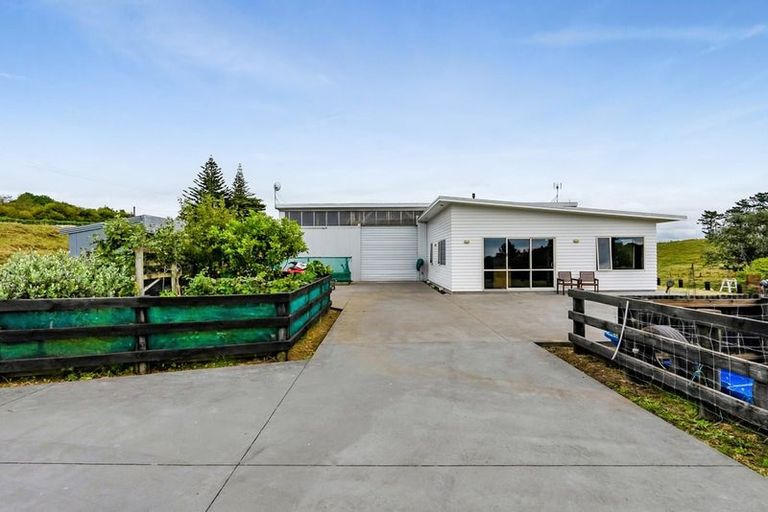 Photo of property in 242 Henwood Road, Paraite, New Plymouth, 4372