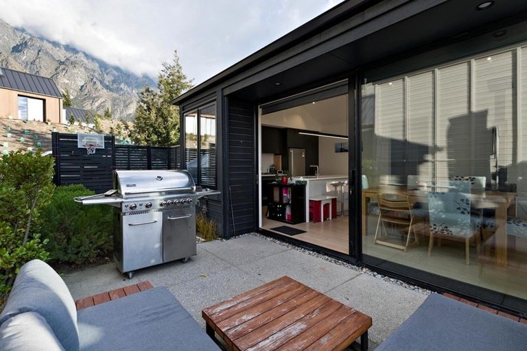 Photo of property in 2 Kotuku Lane, Hobsonville, Auckland, 0616