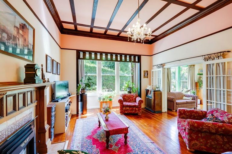 Photo of property in 19 Cameron Road, Bluff Hill, Napier, 4110