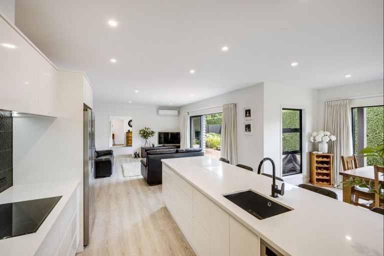 Photo of property in 16 Napier Street, Jervoistown, Napier, 4112