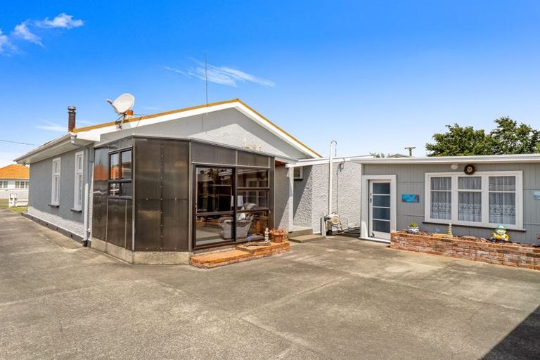 Photo of property in 1 Gunn Street, Gonville, Whanganui, 4501