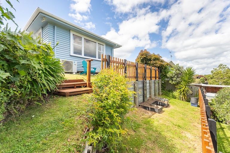 Photo of property in 27 Aorangi Road, Paraparaumu, 5032