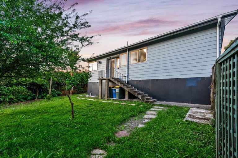 Photo of property in 34 Kelman Road, Kelston, Auckland, 0602