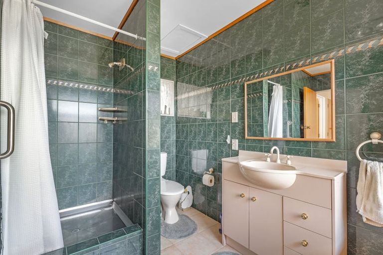 Photo of property in 28 Centennial Drive, Whitianga, 3510