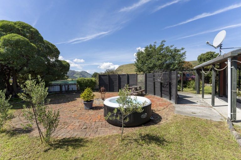 Photo of property in 35 Lake Terrace Road, Little River, 7591