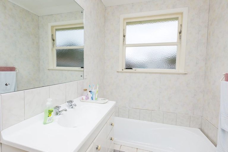 Photo of property in 12a Ebdentown Street, Ebdentown, Upper Hutt, 5018