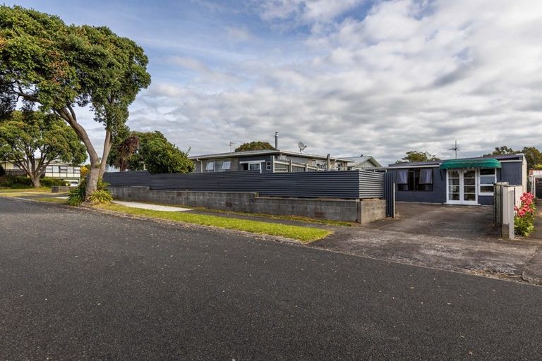 Photo of property in 27 High Street East, Waitara, 4320
