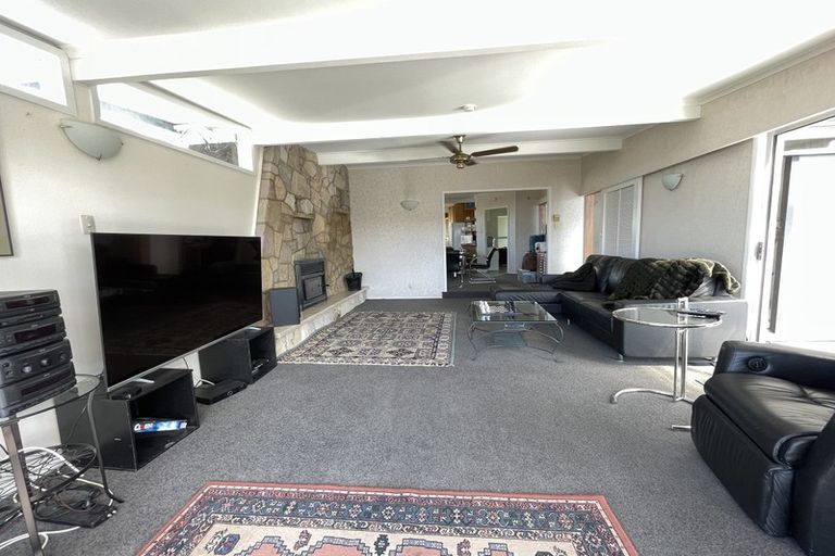 Photo of property in 413 East Coast Road, Mairangi Bay, Auckland, 0630