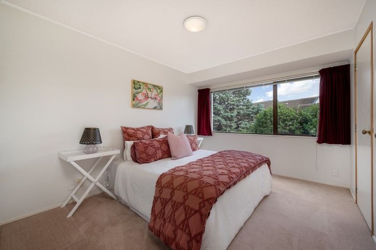 Photo of property in 2/77 Aberfeldy Avenue, Highland Park, Auckland, 2010