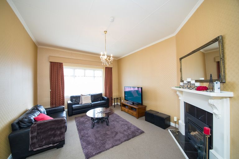 Photo of property in 402 Featherston Street, Palmerston North, 4414