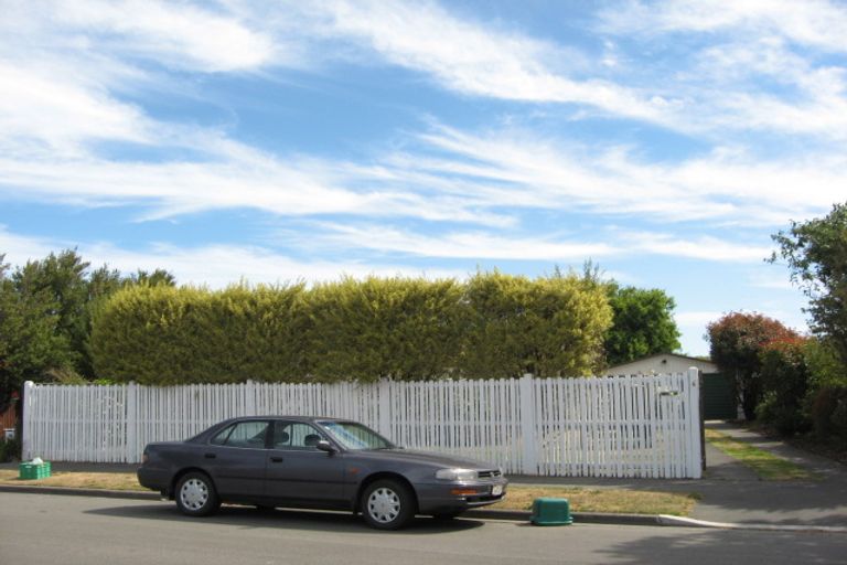 Photo of property in 6 Curzon Place, Parklands, Christchurch, 8083