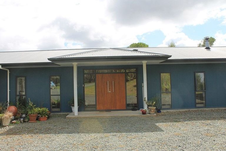 Photo of property in 61 Hurndall Street East, Maungaturoto, 0520
