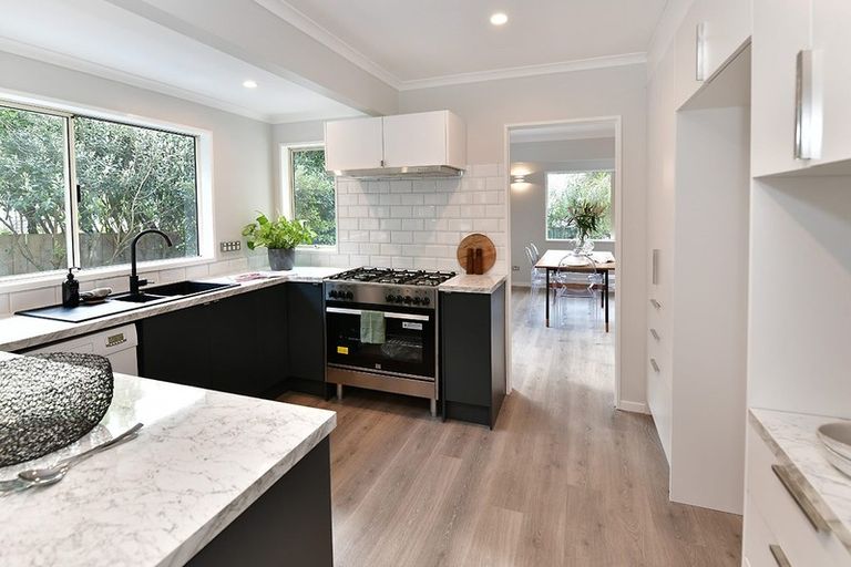 Photo of property in 7 Amberly Rise, Helensville, 0800