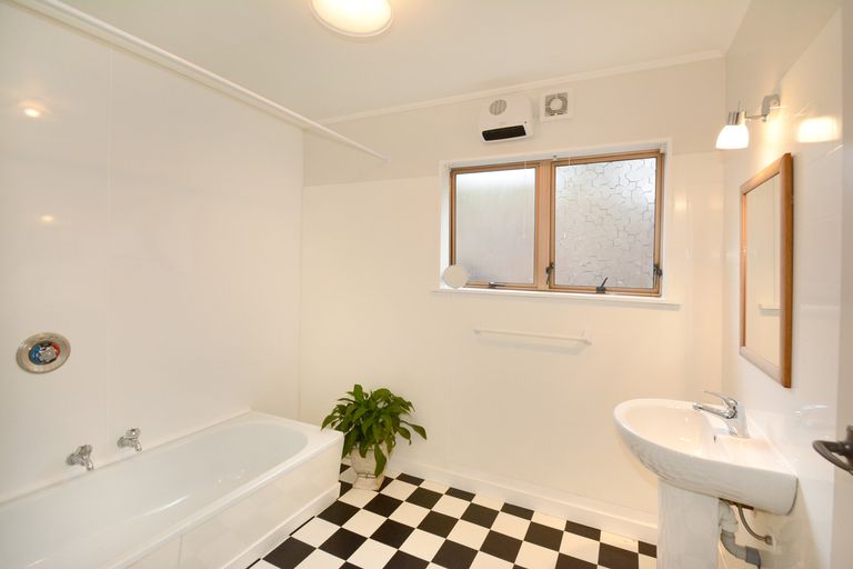 Photo of property in 50a Brockville Road, Glenross, Dunedin, 9011