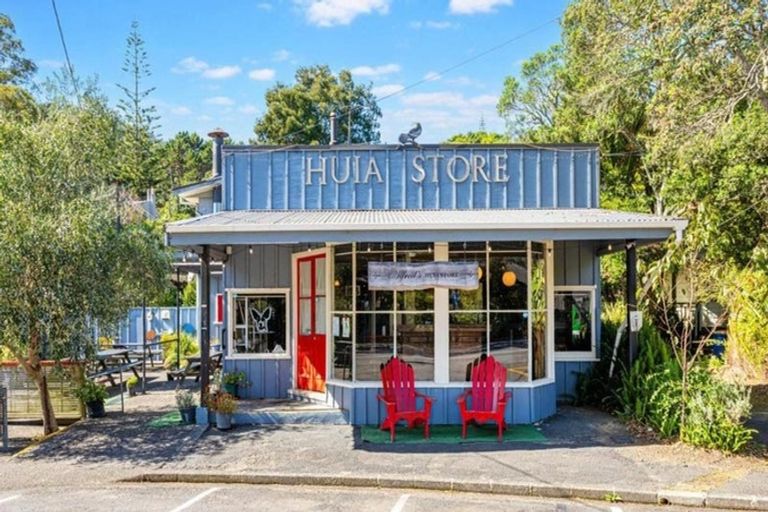 Photo of property in 53 Whatipu Road, Huia, Auckland, 0604