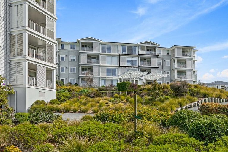 Photo of property in 170 Landmark Terrace, Orewa, 0931