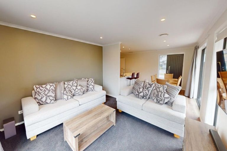 Photo of property in 40 Atlantic Drive, Fitzherbert, Palmerston North, 4410