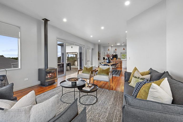 Photo of property in 44 Karamea Street, Whalers Gate, New Plymouth, 4310