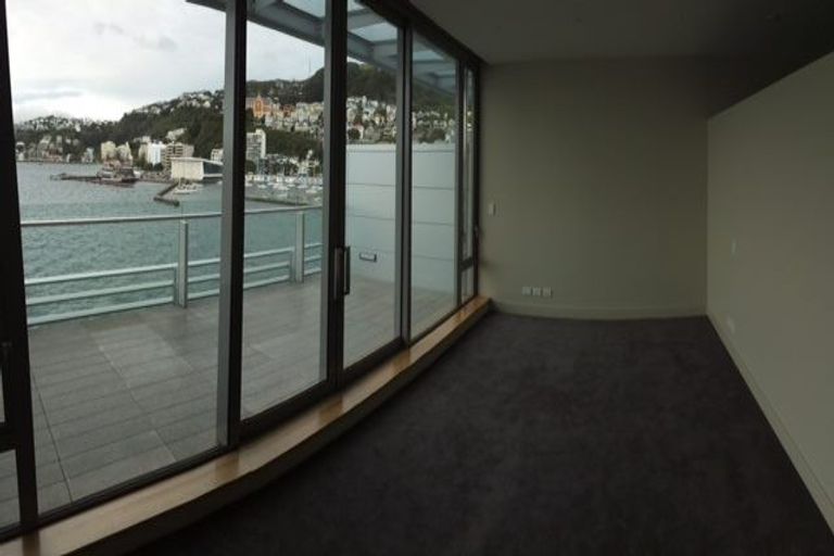 Photo of property in Clyde Quay Wharf, 3b/5 Clyde Quay Wharf, Te Aro, Wellington, 6011