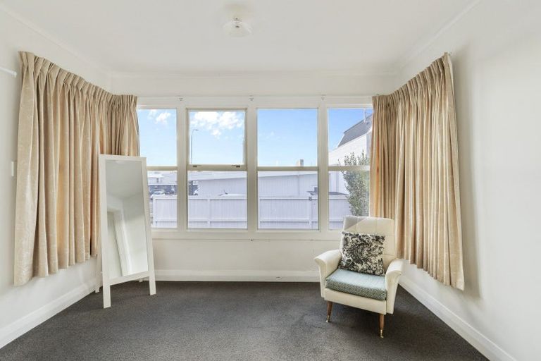 Photo of property in 210 Courtenay Street, New Plymouth, 4312