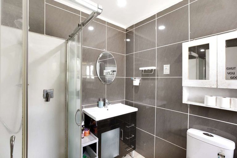 Photo of property in 2/55 Ennis Avenue, Pakuranga Heights, Auckland, 2010