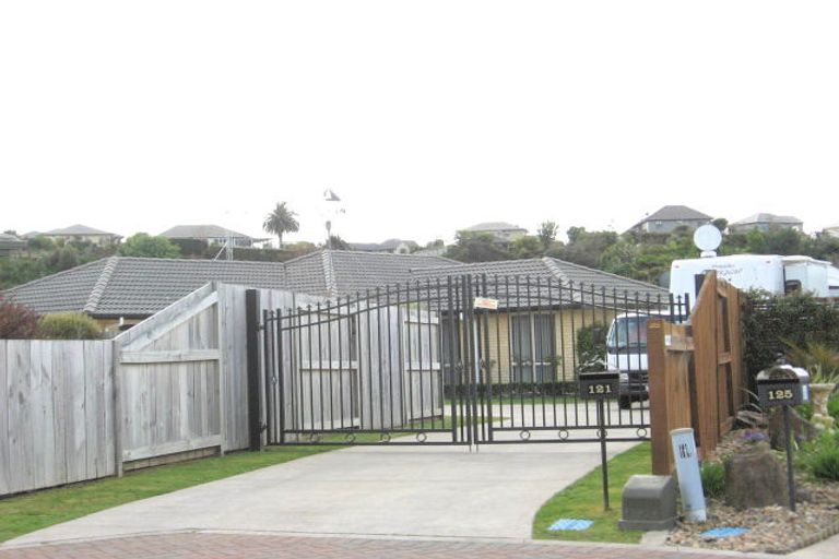 Photo of property in 121 Sterling Gate Drive, Bethlehem, Tauranga, 3110