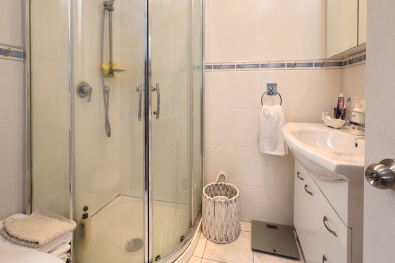 Photo of property in 80 San Marino Drive West, Henderson, Auckland, 0612