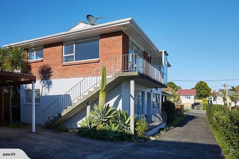 Photo of property in 3/3 Camden Road, Sandringham, Auckland, 1025