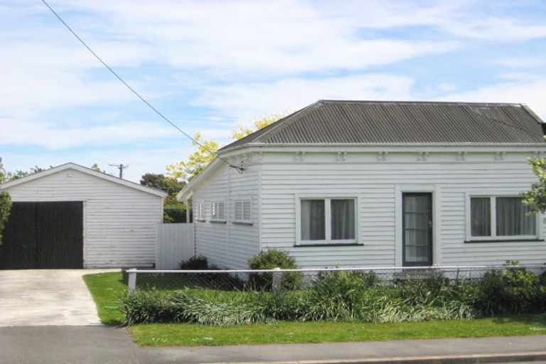 Photo of property in 15 Rolleston Street, Cheviot, 7310