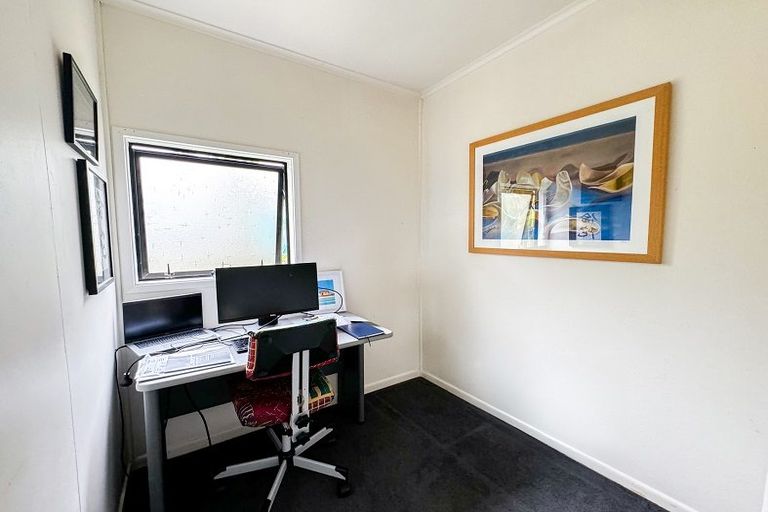 Photo of property in 71 Howard Road, Orere Point, Papakura, 2585