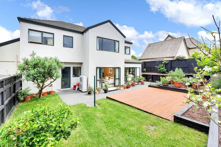 Photo of property in 1/4 Buncrana Place, Pinehill, Auckland, 0632