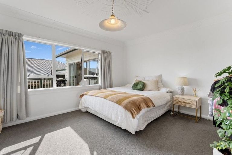 Photo of property in 41 Queens Road, Glen Avon, New Plymouth, 4312