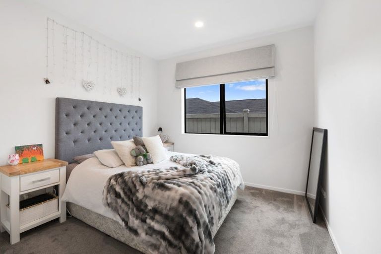 Photo of property in 61 Godfrey Drive, Orewa, 0931