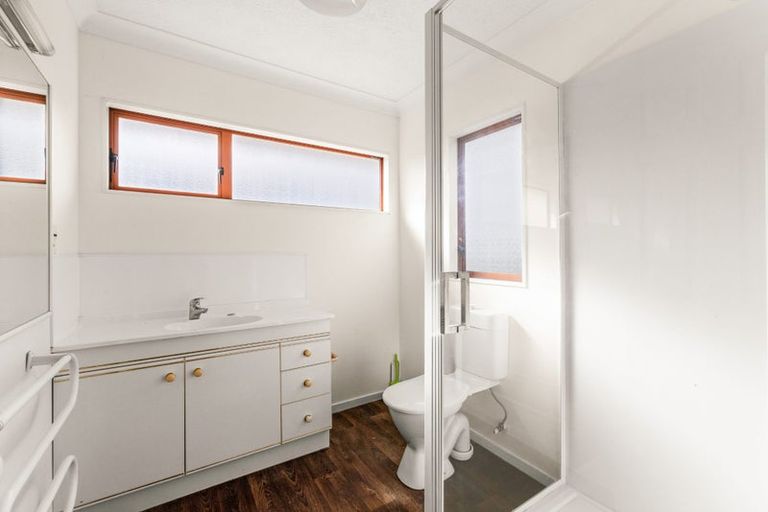 Photo of property in 16 Knightsbridge Place, Taradale, Napier, 4112