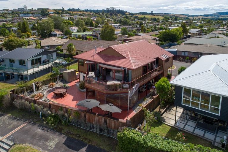 Photo of property in 37 Carter Drive, Pomare, Rotorua, 3015