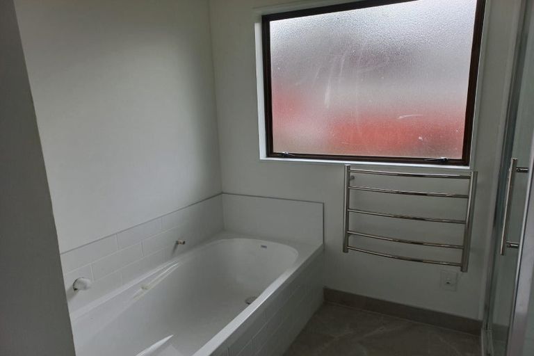 Photo of property in 5/37a Glengarry Road, Glen Eden, Auckland, 0602