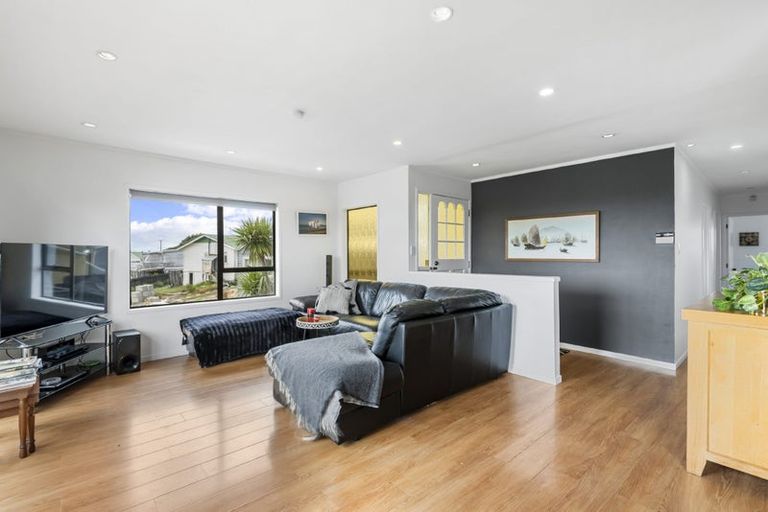 Photo of property in 1/38 Birkdale Road, Birkdale, Auckland, 0626