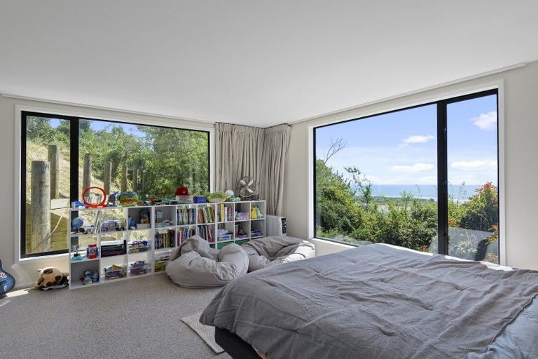 Photo of property in 105b Moncks Spur Road, Redcliffs, Christchurch, 8081