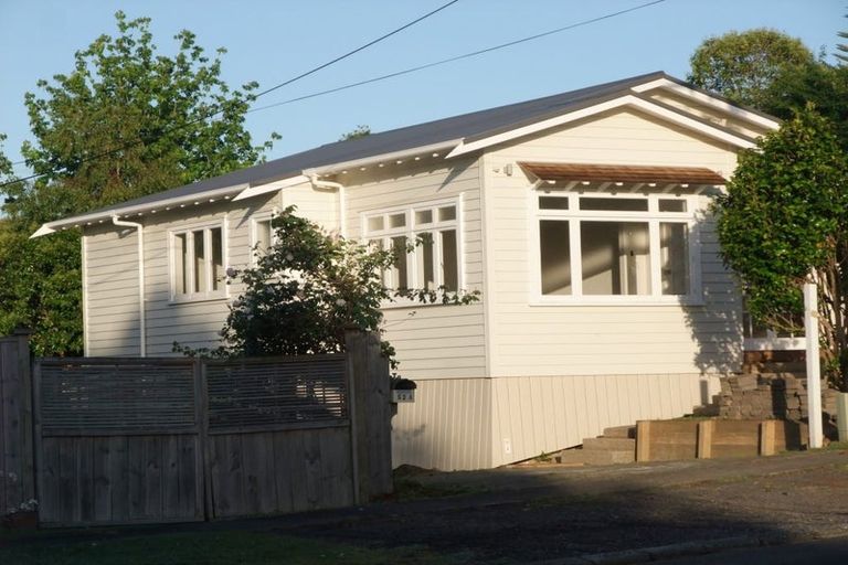 Photo of property in 2/52 Richmond Avenue, Northcote Point, Auckland, 0627