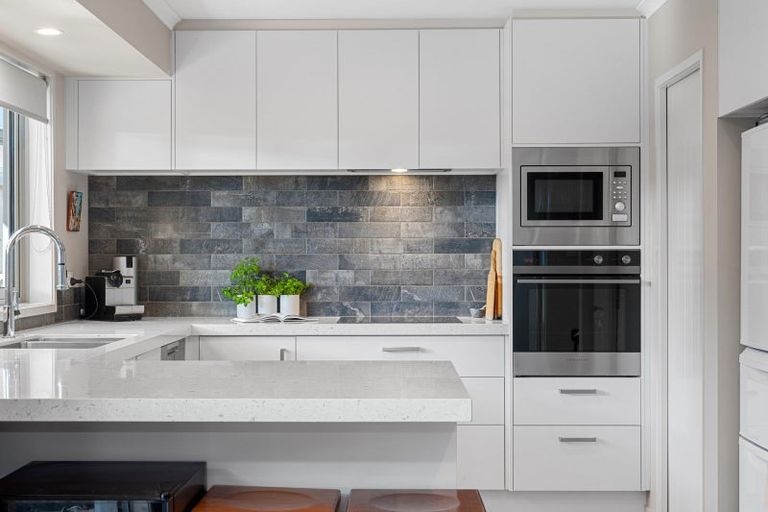 Photo of property in 120 Whakaturou Crescent, Pyes Pa, Tauranga, 3112