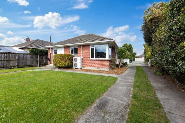 Photo of property in 22 Mappleton Avenue, Burnside, Christchurch, 8053