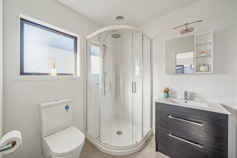Photo of property in 10 Hopkirk Avenue, Wallaceville, Upper Hutt, 5018