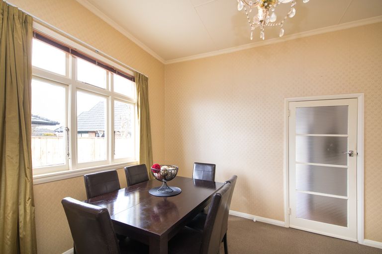 Photo of property in 402 Featherston Street, Palmerston North, 4414