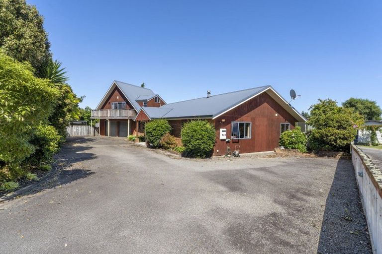 Photo of property in 14 Tararua Crescent, Otaki, 5512