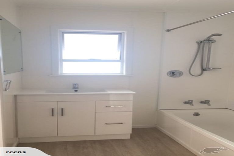 Photo of property in 28 Otuhiwai Crescent, Tikipunga, Whangarei, 0112