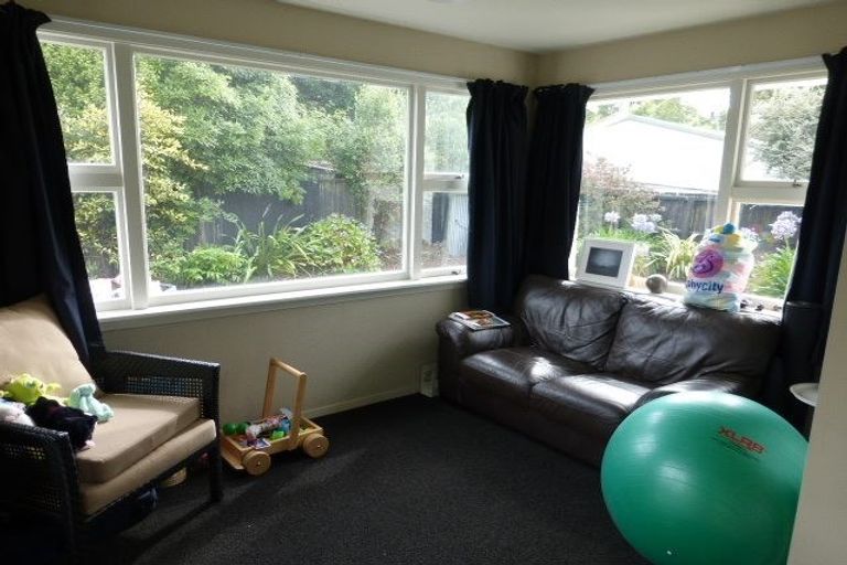 Photo of property in 2/4 Kyeburn Place, Avonhead, Christchurch, 8042