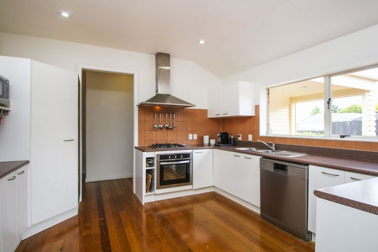 Photo of property in 89 Roberts Road, Te Atatu South, Auckland, 0610