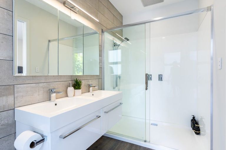 Photo of property in 4a Ryan Grove, Tawa, Wellington, 5028