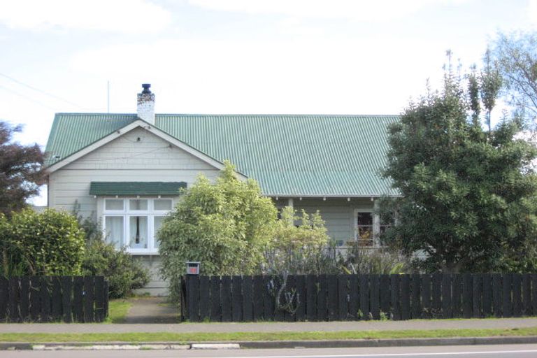 Photo of property in 181 Bridge Street, Bulls, 4818