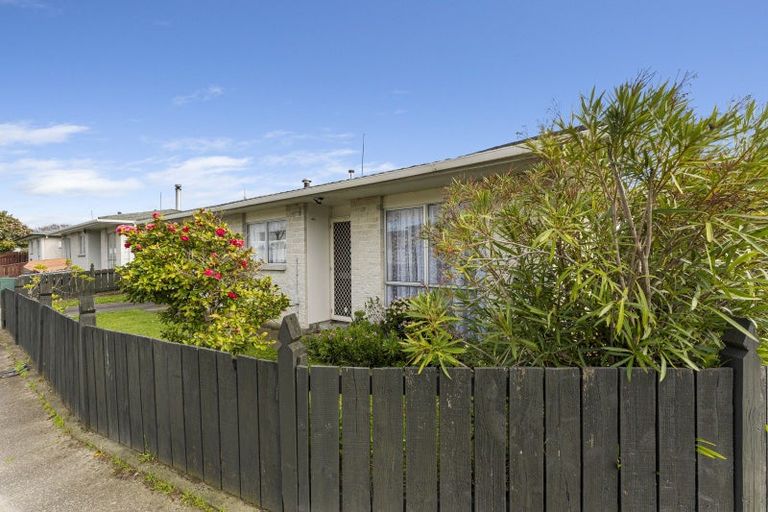 Photo of property in 2 Havelock Avenue, Highbury, Palmerston North, 4412